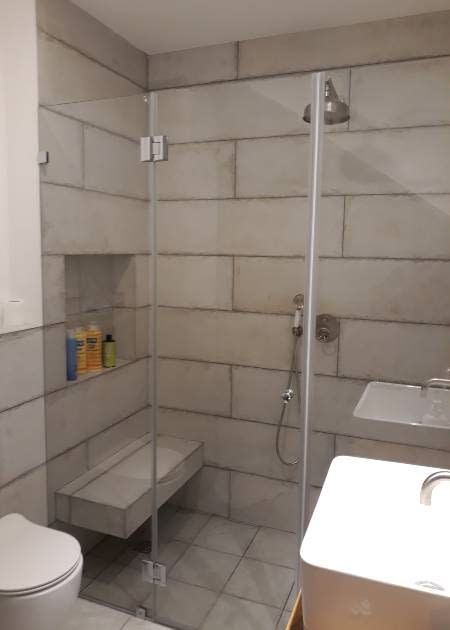 מקלחון חזית